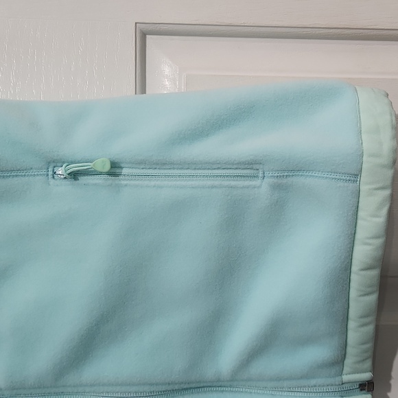 Vineyard Vines Fleece Vest Like New Size XSmall - Picture 2 of 6